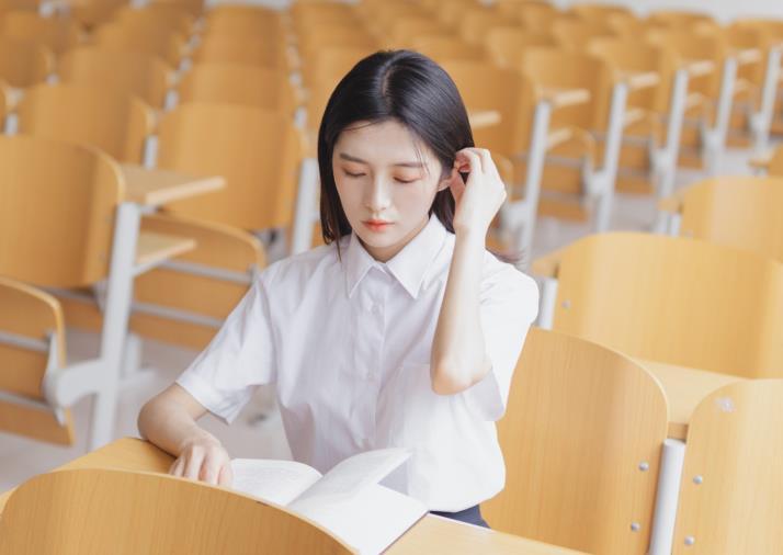 怎样和女生聊出感情（怎么和女生聊出感情？）