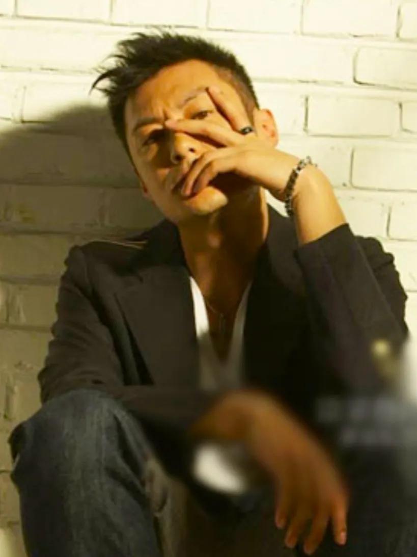 闷骚男如何吸引女孩子的注意呢图片（闷骚男如何吸引女孩子的注意？）