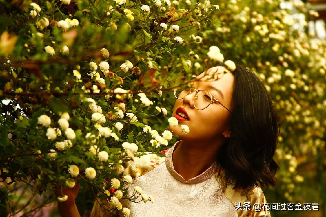 女人恋爱的心情（女人在恋爱时的真实心态）