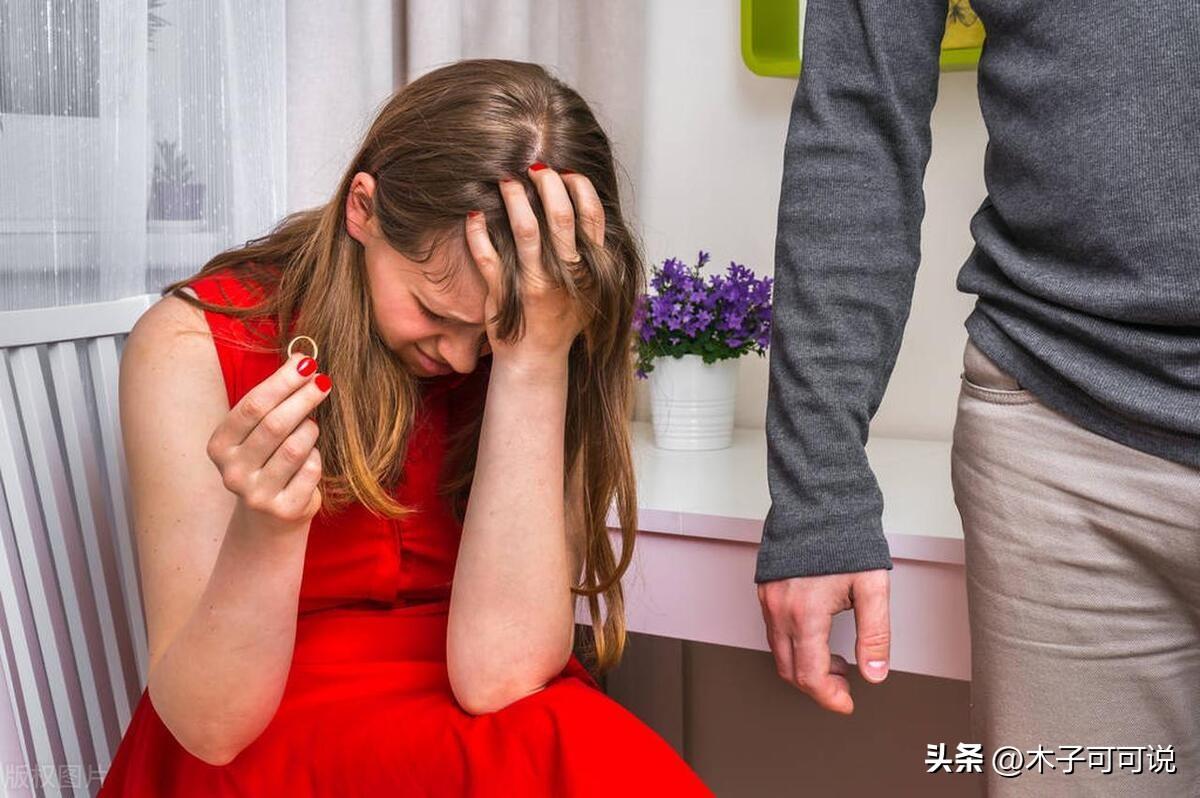 丈夫出轨了,妻子该怎样处理这件事情（丈夫出轨了该怎么办？）