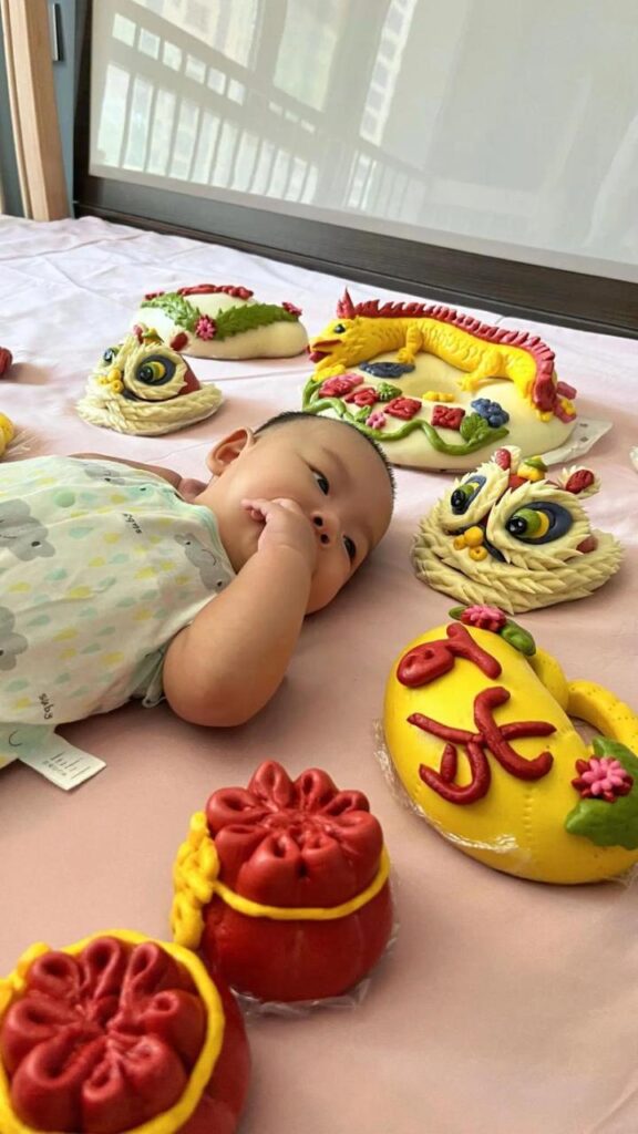 宝宝爱婆婆爷爷怎么办视频,宝宝视频聊天的甜蜜与烦恼