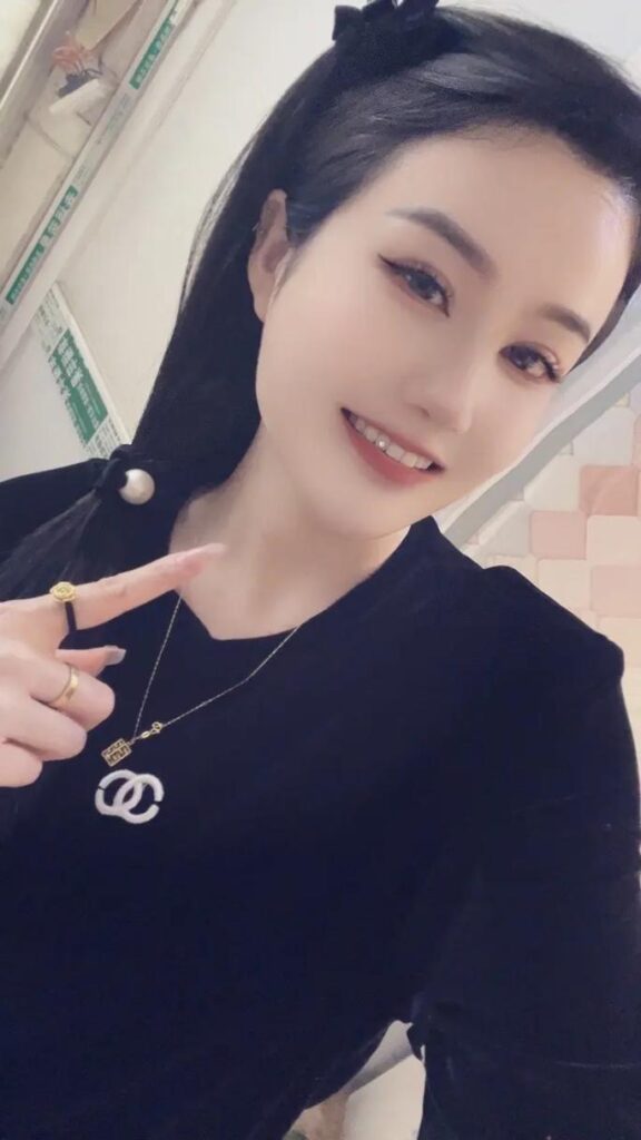 女网红潘姐和丈夫离婚视频,网红潘晓婷因疯狂吃播猝死视频