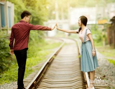 女朋友伤心了怎么哄她,如何有效安慰伤心女友，重拾甜蜜时光