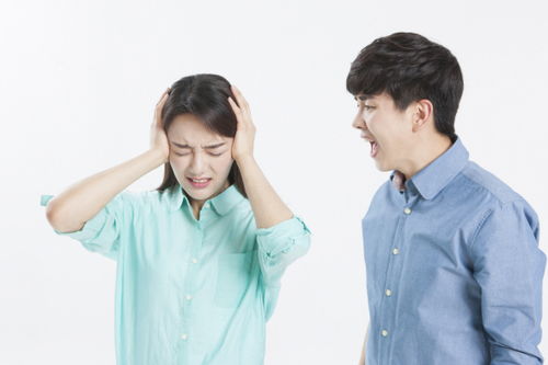 和女朋友吵架了冷战怎么办,情侣吵架后的相处之道”