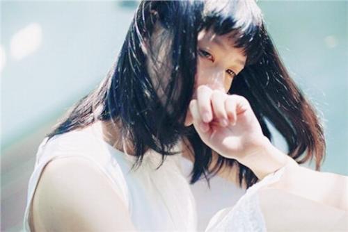 女朋友很难过怎么安慰,有效安慰难过的女朋友的实用指南”