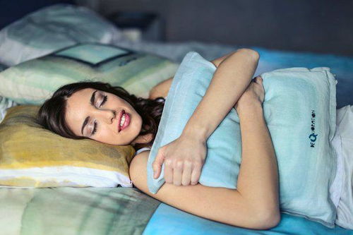 女朋友胃疼怎么办安慰,应对女友胃疼的温馨指南”