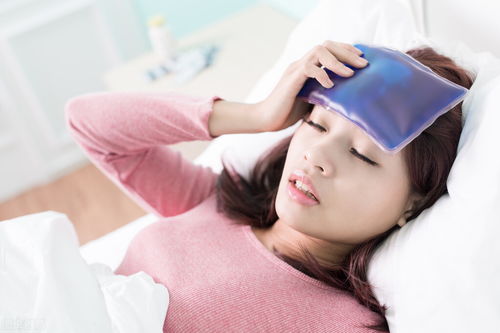 女朋友说胃疼怎么安慰,胃疼时如何用话语给予女友温暖安慰