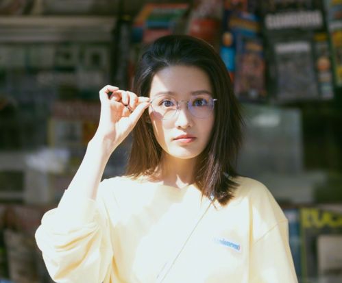 顾容叶心妍情感生活,情感纠葛中的爱恨交织