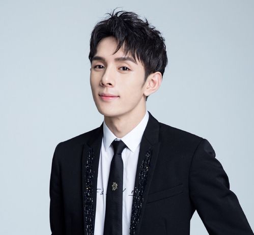 情感主播酒哥是谁扮演的,揭秘情感主播背后的神秘扮演者