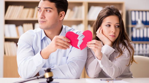 男人提出离婚能挽回吗,男人提出离婚,还有挽回的可能吗?