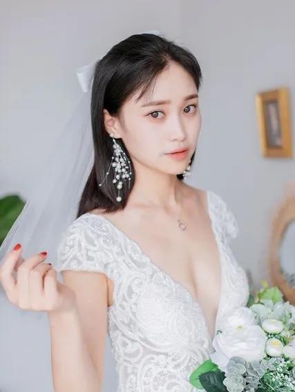 男人的五个动作说明他有多爱你（男人的这些小动作女人会很爱你）