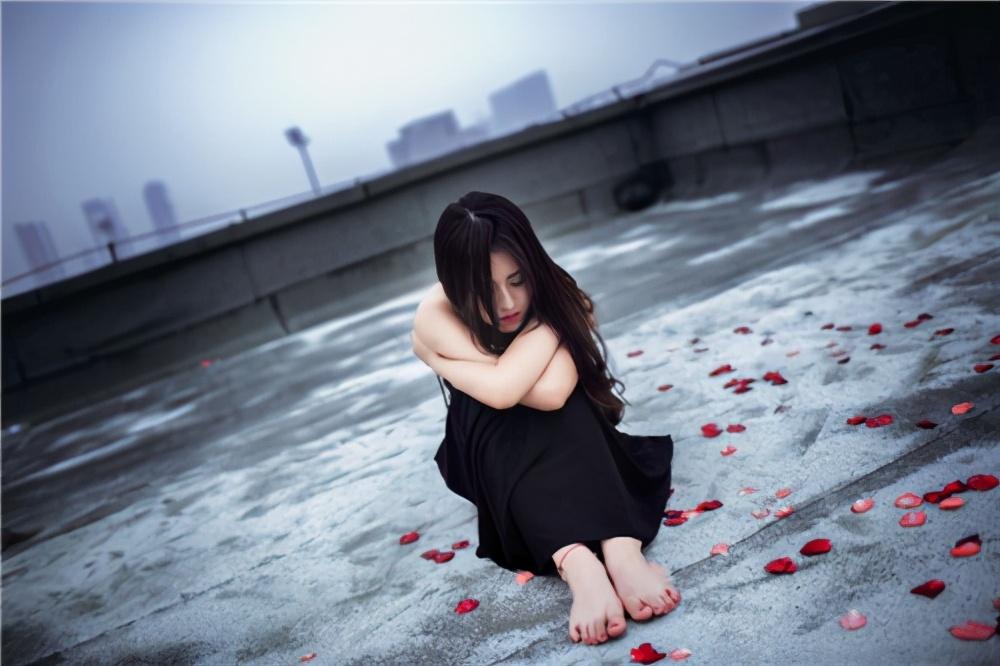 发现自己是第三者怎么办？（告婚内出轨需要什么证据）