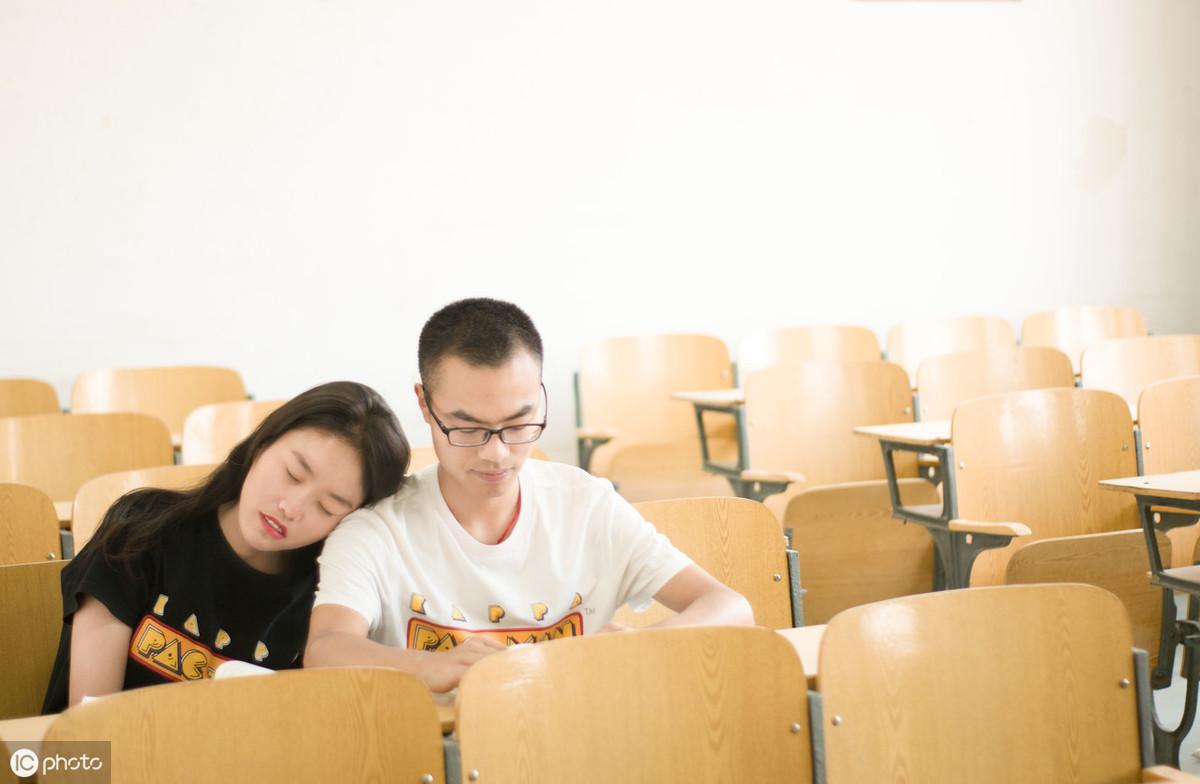 男女调情的十大必杀技，你会吗？（男女之间该如何调情）